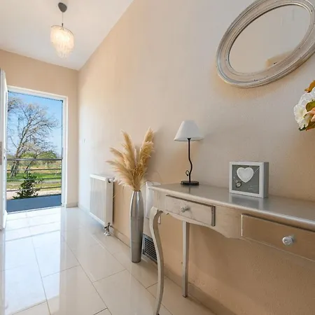 House Karla * زادار