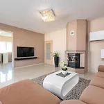 House Karla *