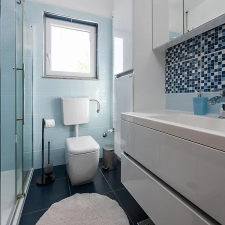 House Karla 别墅 *