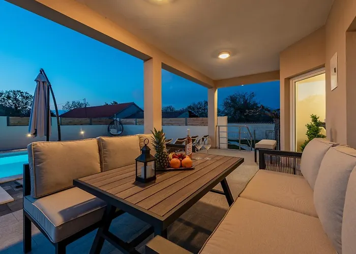 Вілла House Karla Задар