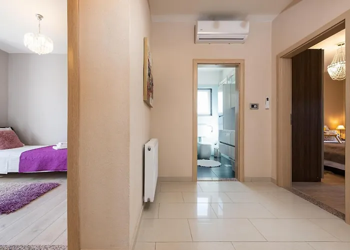 House Karla Вілла